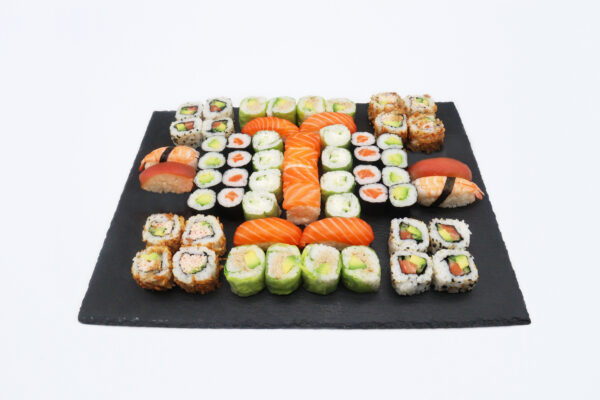 sushis plateau a partager kyojin maxi