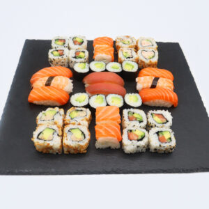 sushis plateau a partager kyojin mini