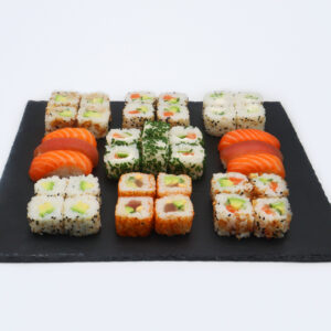 sushis plateau a partager kyojin white